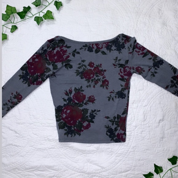 American Eagle crop top! - Picture 2 of 2